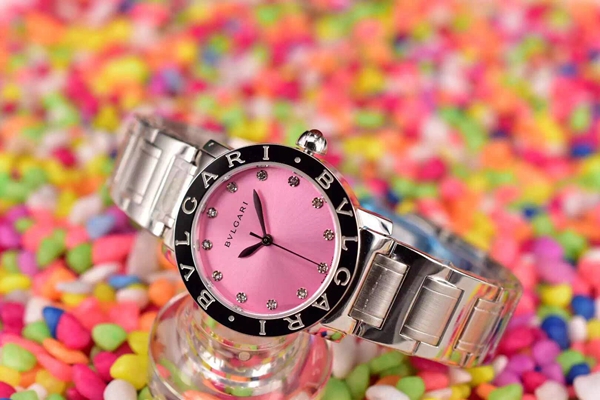 ブルガリ時計正面デザイン